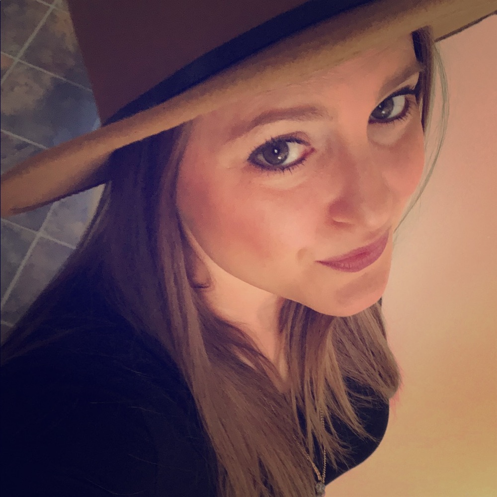 Meet your Posher, Stacy